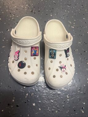 CROCS White Classic Clog with Character Charms